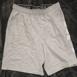 Under Armour Men's Light Gray Athletic Shorts
